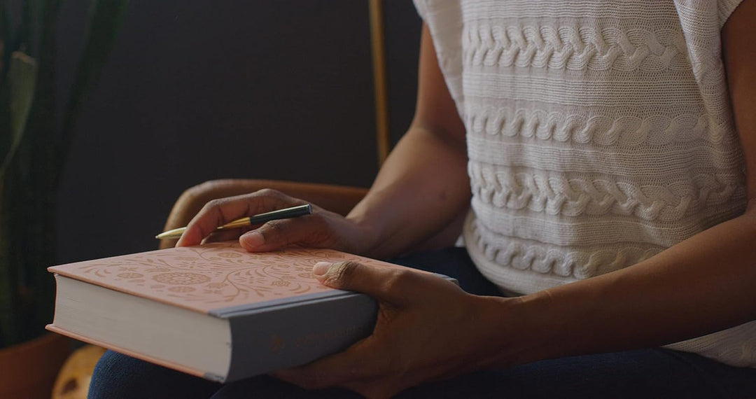 ESV Journaling Study Bible (Cloth over Board, Blush/Ochre, Floral): Holy Bible (ESV)