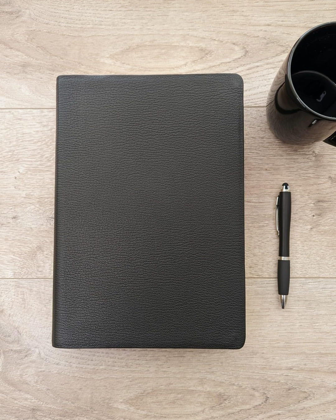NLT Super Giant Print Bible, Filament Enabled (Genuine Leather, Black, Red Letter)