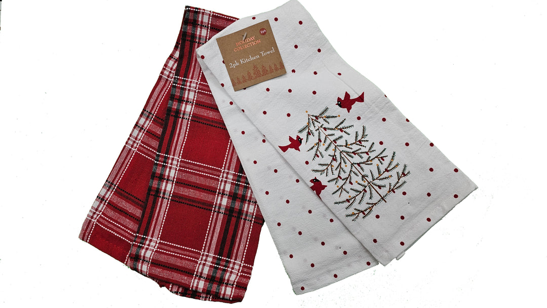 Christmas Tree &amp; Cardinals Towels 2 Pack Set