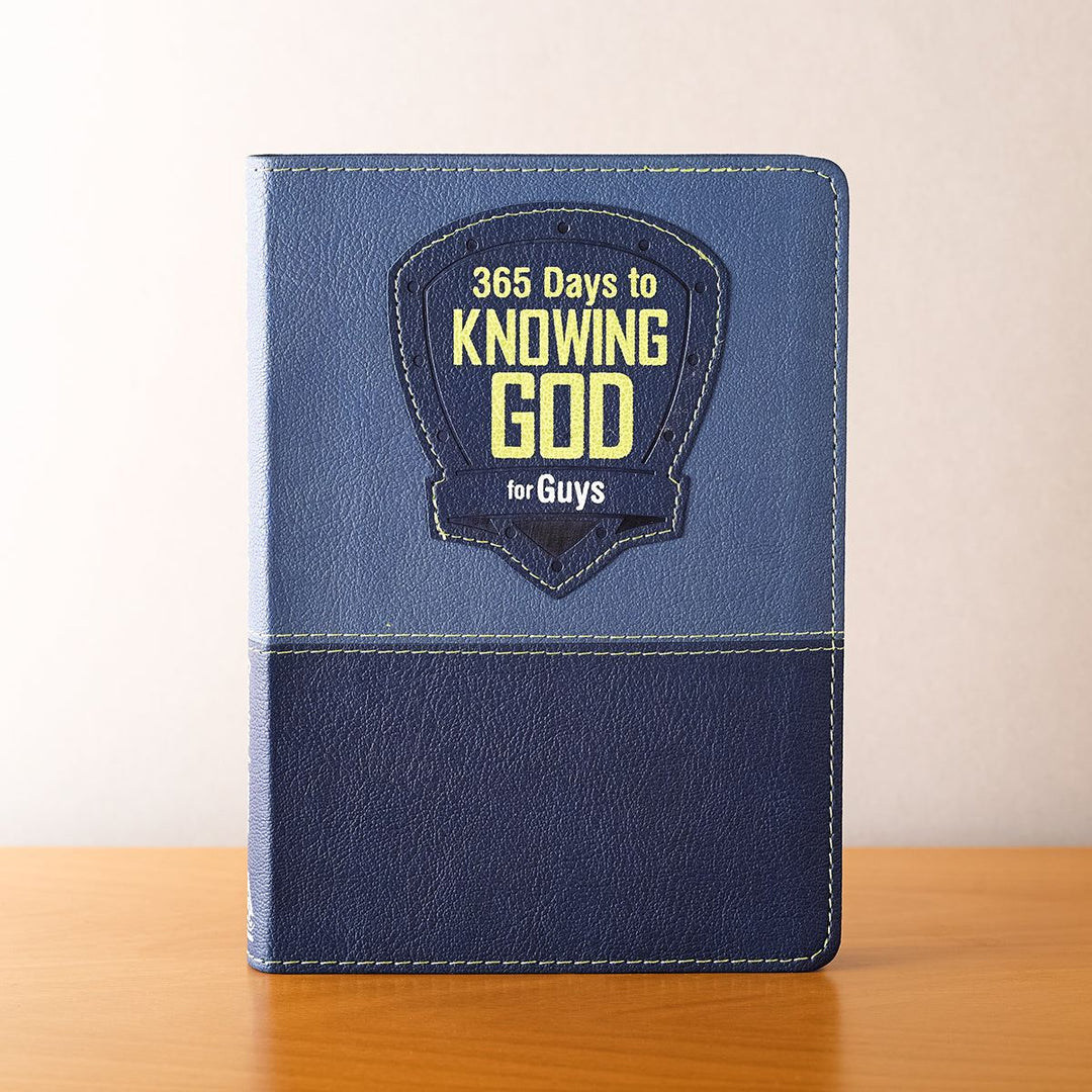 365 Days to Knowing God for Guys Devotional - Faux Leather Edition BY CAROLYN LARSEN - Men&