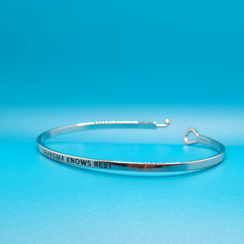 GRANDMA KNOWS BEST Inspirational Message Bracelet Positive Message Engraved Thin Bangle - Jewelry