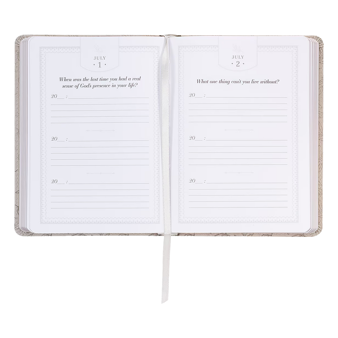 Q&amp;A a Day: 3-Year Journal for Christian Women